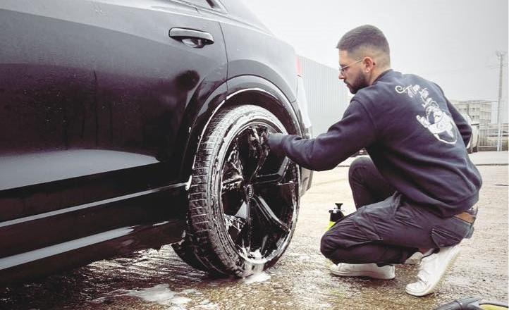 société de lavage voiture près de Champniers 