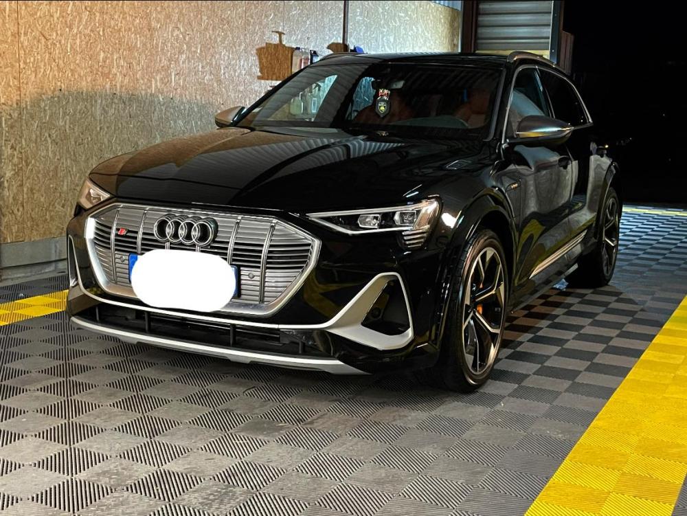 Audi noire